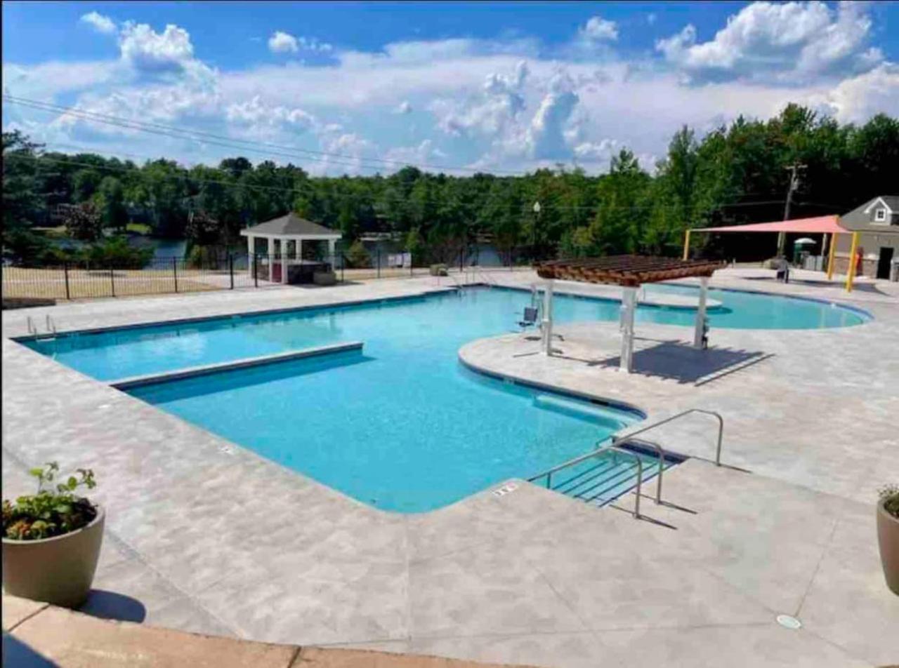 Luxury 6br Pocono In Heart Of Attractions Holiday home *