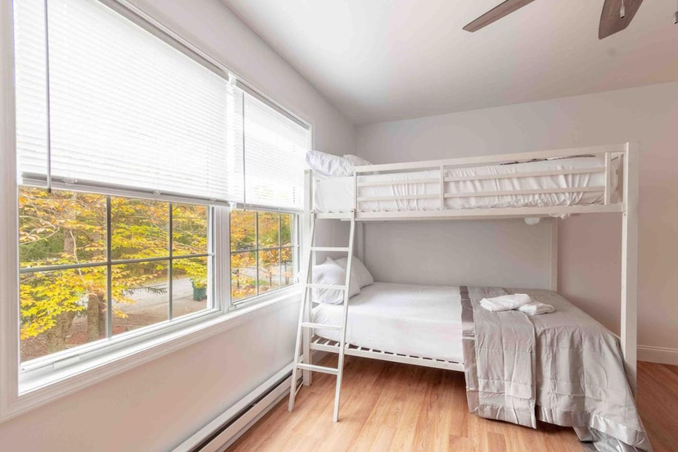 Holiday home Luxury 6br Pocono In Heart Of Attractions *