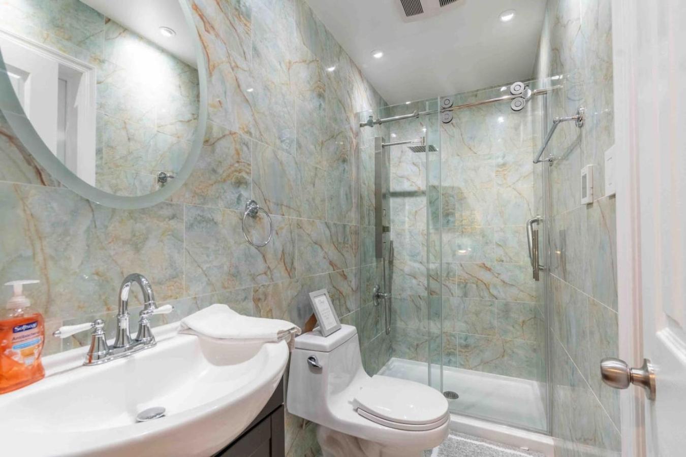 Luxury 6br Pocono In Heart Of Attractions Tobyhanna