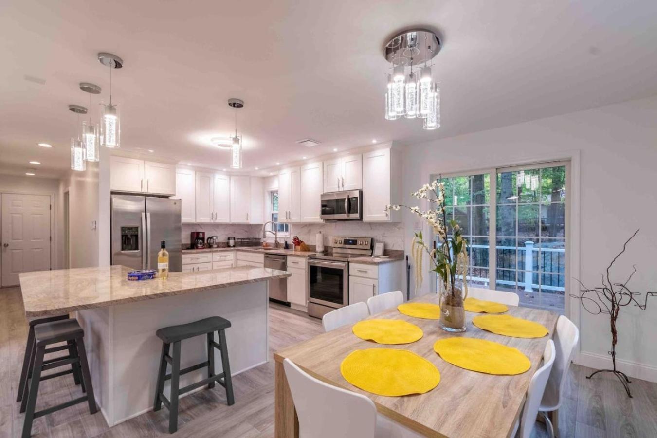 Luxury 6br Pocono In Heart Of Attractions